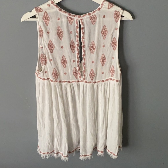 FREE PEOPLE size medium white embroidered tank top blouse with v neck line - Picture 5 of 8